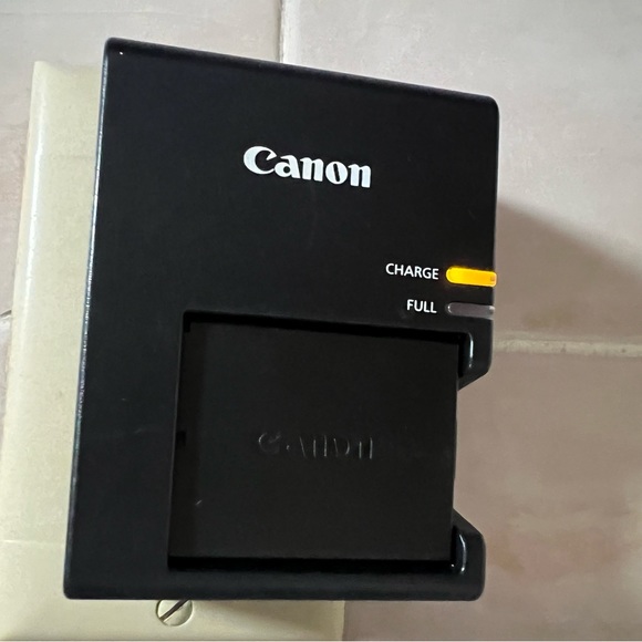 Canon EOS Rebel T3 - Picture 7 of 7